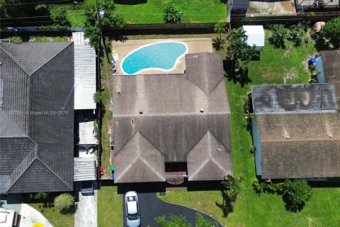 Casa en venta en Miramar, Florida, 3 dormitorios, 151.71 m2 № 1942601 - foto 19