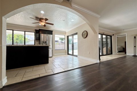 Casa en venta en Miramar, Florida, 3 dormitorios, 151.71 m2 № 1942601 - foto 3