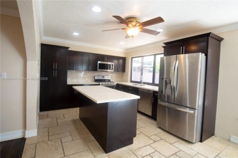 Casa en venta en Miramar, Florida, 3 dormitorios, 151.71 m2 № 1942601 - foto 6