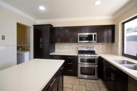 Casa en venta en Miramar, Florida, 3 dormitorios, 151.71 m2 № 1942601 - foto 7