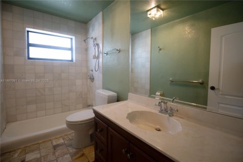 Casa en venta en Miramar, Florida, 3 dormitorios, 151.71 m2 № 1942601 - foto 15