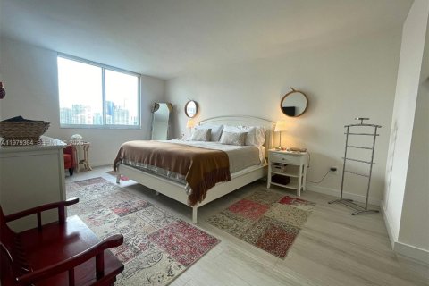 Condo in Sunny Isles Beach, Florida, 2 bedrooms  № 2046044 - photo 14