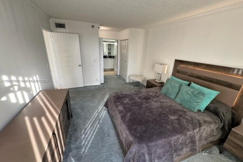 Condo in Aventura, Florida, 2 bedrooms  № 2242746 - photo 12