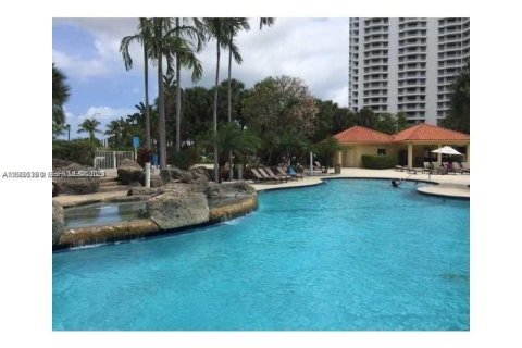 Condo in Aventura, Florida, 2 bedrooms  № 2242746 - photo 4
