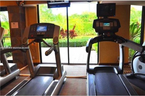 Condo in Aventura, Florida, 2 bedrooms  № 2242746 - photo 25