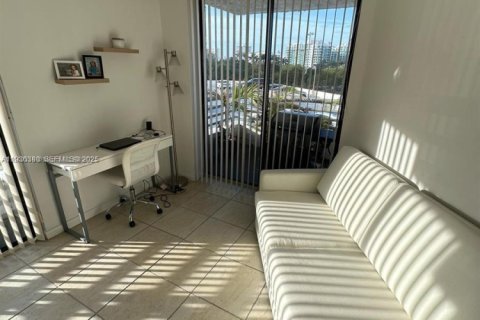 Condo in Aventura, Florida, 2 bedrooms  № 2242746 - photo 14