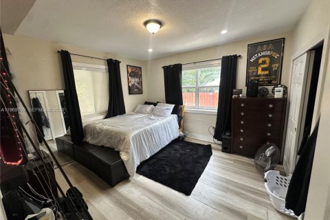 Casa en alquiler en Miami, Florida, 1 dormitorio, 69.68 m2 № 2030612 - foto 19