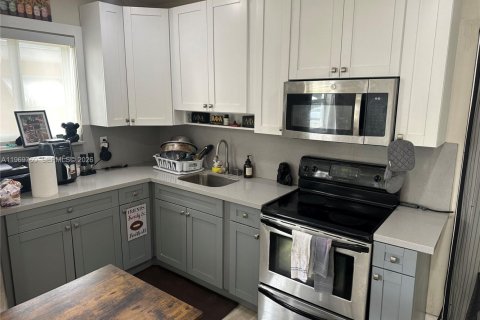 Casa en alquiler en Miami, Florida, 1 dormitorio, 69.68 m2 № 2030612 - foto 15