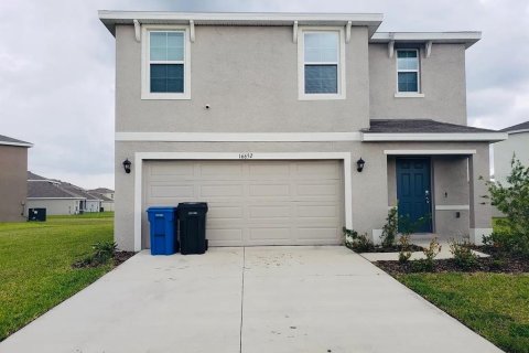 House in Wimauma, Florida 5 bedrooms, 234.3 sq.m. № 1910778 - photo 1