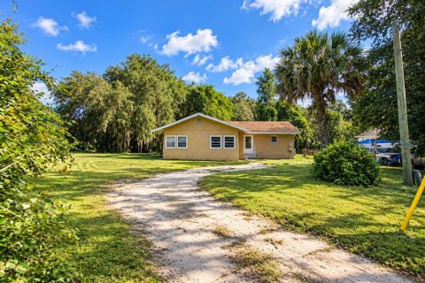House in Citra, Florida 2 bedrooms, 154.5 sq.m. № 2390921