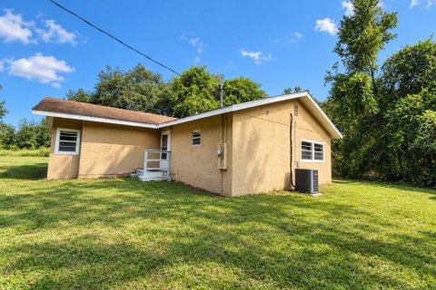 House in Citra, Florida 2 bedrooms, 154.5 sq.m. № 2390921 - photo 11