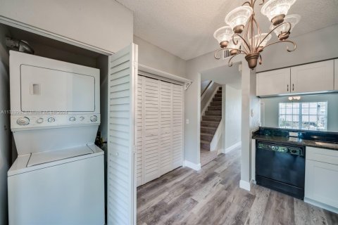 Touwnhouse à vendre à Tamarac, Floride: 2 chambres, 103.12 m2 № 1868130 - photo 3