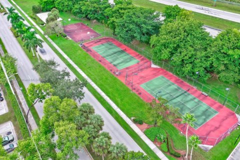 Touwnhouse à vendre à Tamarac, Floride: 2 chambres, 103.12 m2 № 1868130 - photo 18