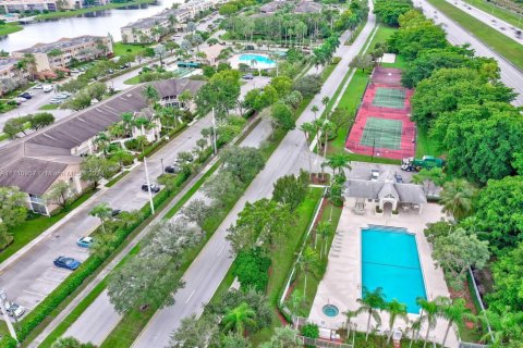 Touwnhouse à vendre à Tamarac, Floride: 2 chambres, 103.12 m2 № 1868130 - photo 24