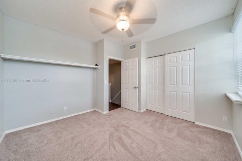 Touwnhouse à vendre à Tamarac, Floride: 2 chambres, 103.12 m2 № 1868130 - photo 10