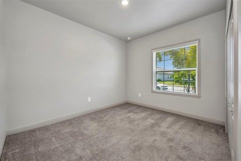 House in Port Charlotte, Florida 4 bedrooms, 200.2 sq.m. № 1900264 - photo 25