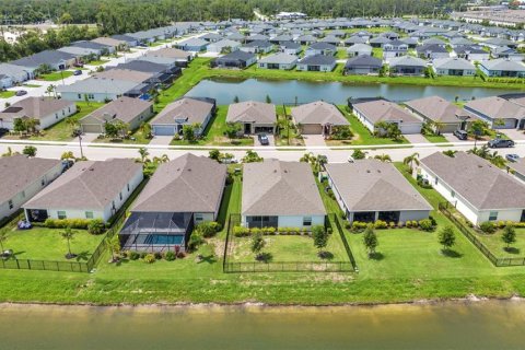 House in Port Charlotte, Florida 4 bedrooms, 200.2 sq.m. № 1900264 - photo 28