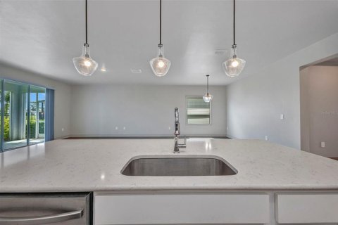 House in Port Charlotte, Florida 4 bedrooms, 200.2 sq.m. № 1900264 - photo 9