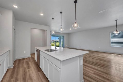 House in Port Charlotte, Florida 4 bedrooms, 200.2 sq.m. № 1900264 - photo 22