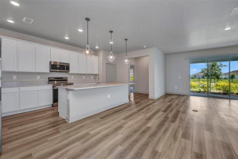 House in Port Charlotte, Florida 4 bedrooms, 200.2 sq.m. № 1900264 - photo 7
