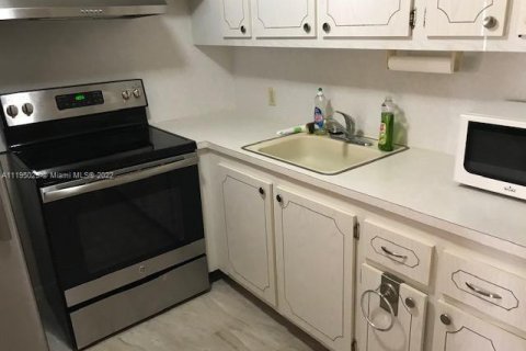 Condo in Boca Raton, Florida, 1 bedroom  № 1867418 - photo 4