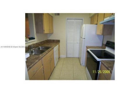 Copropriété à louer à Oakland Park, Floride: 2 chambres, 116.69 m2 № 1961020 - photo 3