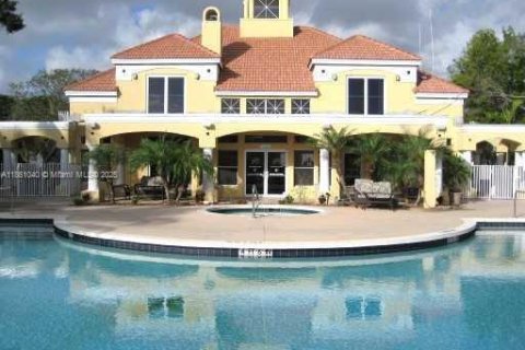 Copropriété à louer à Oakland Park, Floride: 2 chambres, 116.69 m2 № 1961020 - photo 1
