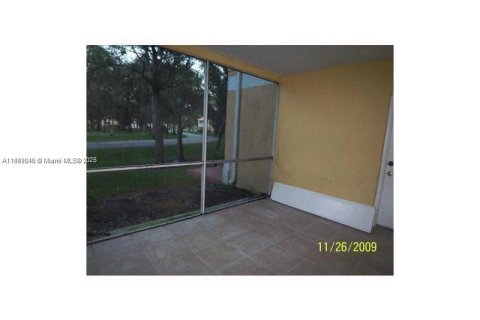 Copropriété à louer à Oakland Park, Floride: 2 chambres, 116.69 m2 № 1961020 - photo 2