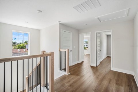 Casa en venta en Saint Petersburg, Florida, 5 dormitorios, 216.18 m2 № 2152389 - foto 15