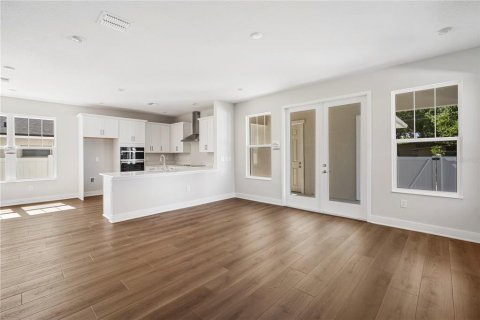 Casa en venta en Saint Petersburg, Florida, 5 dormitorios, 216.18 m2 № 2152389 - foto 11
