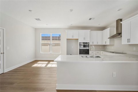 Casa en venta en Saint Petersburg, Florida, 5 dormitorios, 216.18 m2 № 2152389 - foto 10