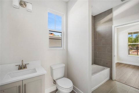 Casa en venta en Saint Petersburg, Florida, 5 dormitorios, 216.18 m2 № 2152389 - foto 14