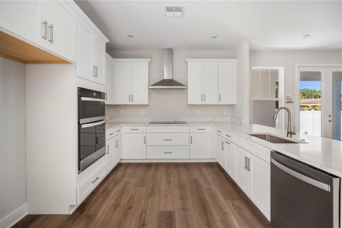 Casa en venta en Saint Petersburg, Florida, 5 dormitorios, 216.18 m2 № 2152389 - foto 7