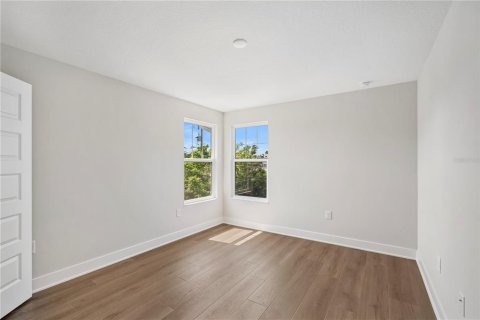 Casa en venta en Saint Petersburg, Florida, 5 dormitorios, 216.18 m2 № 2152389 - foto 24
