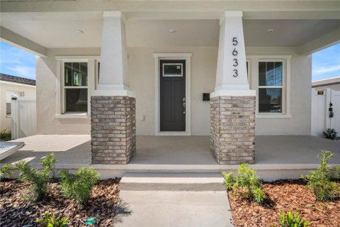 Casa en venta en Saint Petersburg, Florida, 5 dormitorios, 216.18 m2 № 2152389 - foto 3