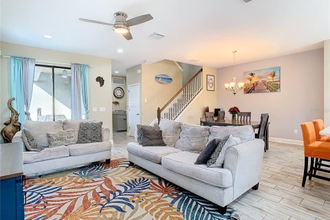 Adosado en venta en Fish Hawk, Florida, 3 dormitorios, 149.2 m2 № 1673447 - foto 4