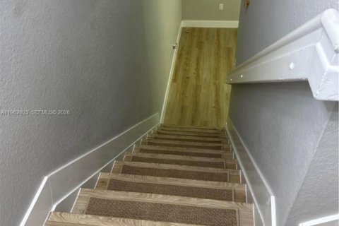 Снять в аренду таунхаус в Хомстед, Флорида 4 спальни, 135.45м2, № 2025392 - фото 9