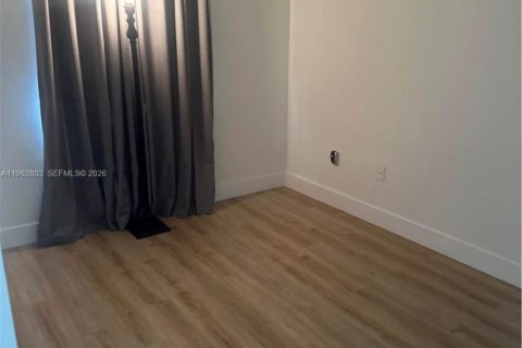 Снять в аренду таунхаус в Хомстед, Флорида 4 спальни, 135.45м2, № 2025392 - фото 14