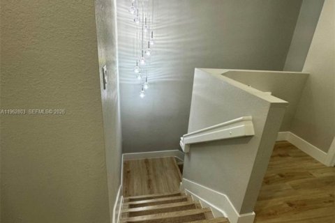 Снять в аренду таунхаус в Хомстед, Флорида 4 спальни, 135.45м2, № 2025392 - фото 10