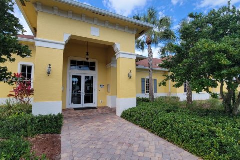 House in St. Lucie, Florida 4 bedrooms, 173.17 sq.m. № 2028662 - photo 21