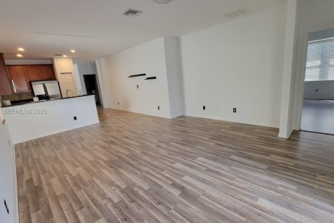 House in St. Lucie, Florida 4 bedrooms, 173.17 sq.m. № 2028662 - photo 13