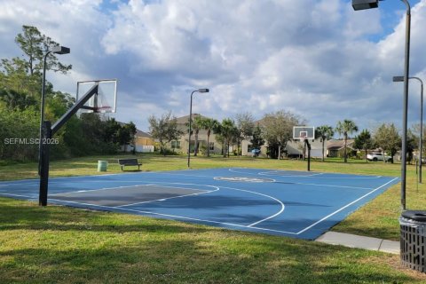 House in St. Lucie, Florida 4 bedrooms, 173.17 sq.m. № 2028662 - photo 22