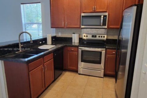 House in St. Lucie, Florida 4 bedrooms, 173.17 sq.m. № 2028662 - photo 3