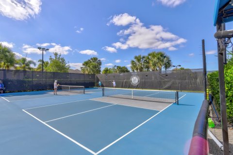 House in Boynton Beach, Florida 2 bedrooms, 185.25 sq.m. № 1189829 - photo 1