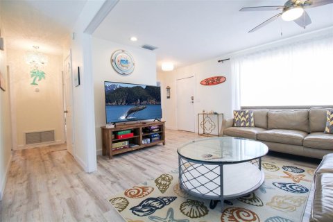 Villa ou maison à louer à Sarasota, Floride: 3 chambres, 144.65 m2 № 2298752 - photo 7