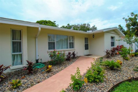 Villa ou maison à louer à Sarasota, Floride: 3 chambres, 144.65 m2 № 2298752 - photo 3