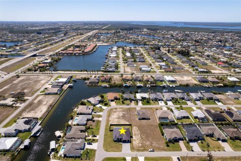 Villa ou maison à vendre à Cape Coral, Floride: 3 chambres, 224.82 m2 № 2157413 - photo 11