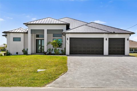 Villa ou maison à Cape Coral, Floride 3 chambres, 224.82 m2 № 2157413