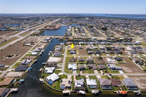 Villa ou maison à vendre à Cape Coral, Floride: 3 chambres, 224.82 m2 № 2157413 - photo 4