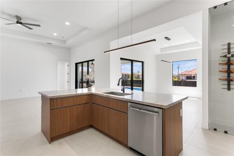 Villa ou maison à vendre à Cape Coral, Floride: 3 chambres, 224.82 m2 № 2157413 - photo 18
